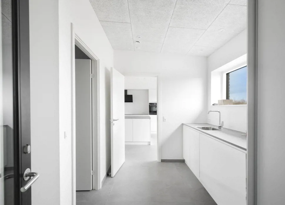 Fantastisk og nyopført rækkehus i et plan med have  13